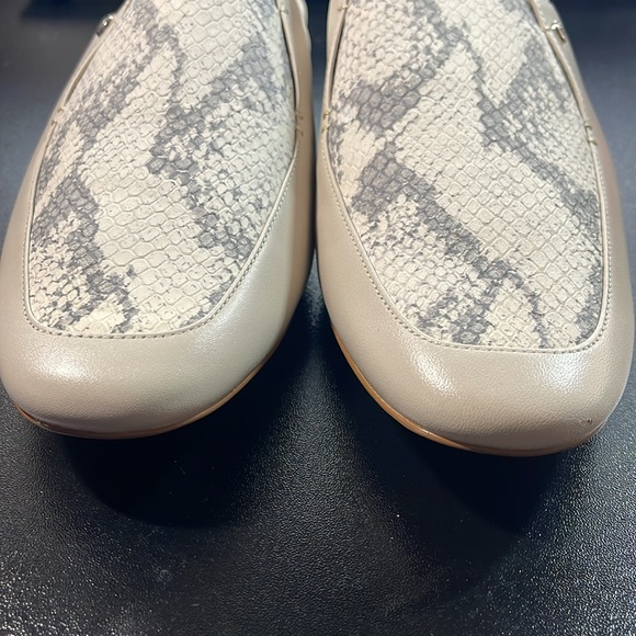 NWOT Cole Haan “The Grand” Slip- On Mule. Leather Size 9.5. Cream & Snake Print - Picture 15 of 15